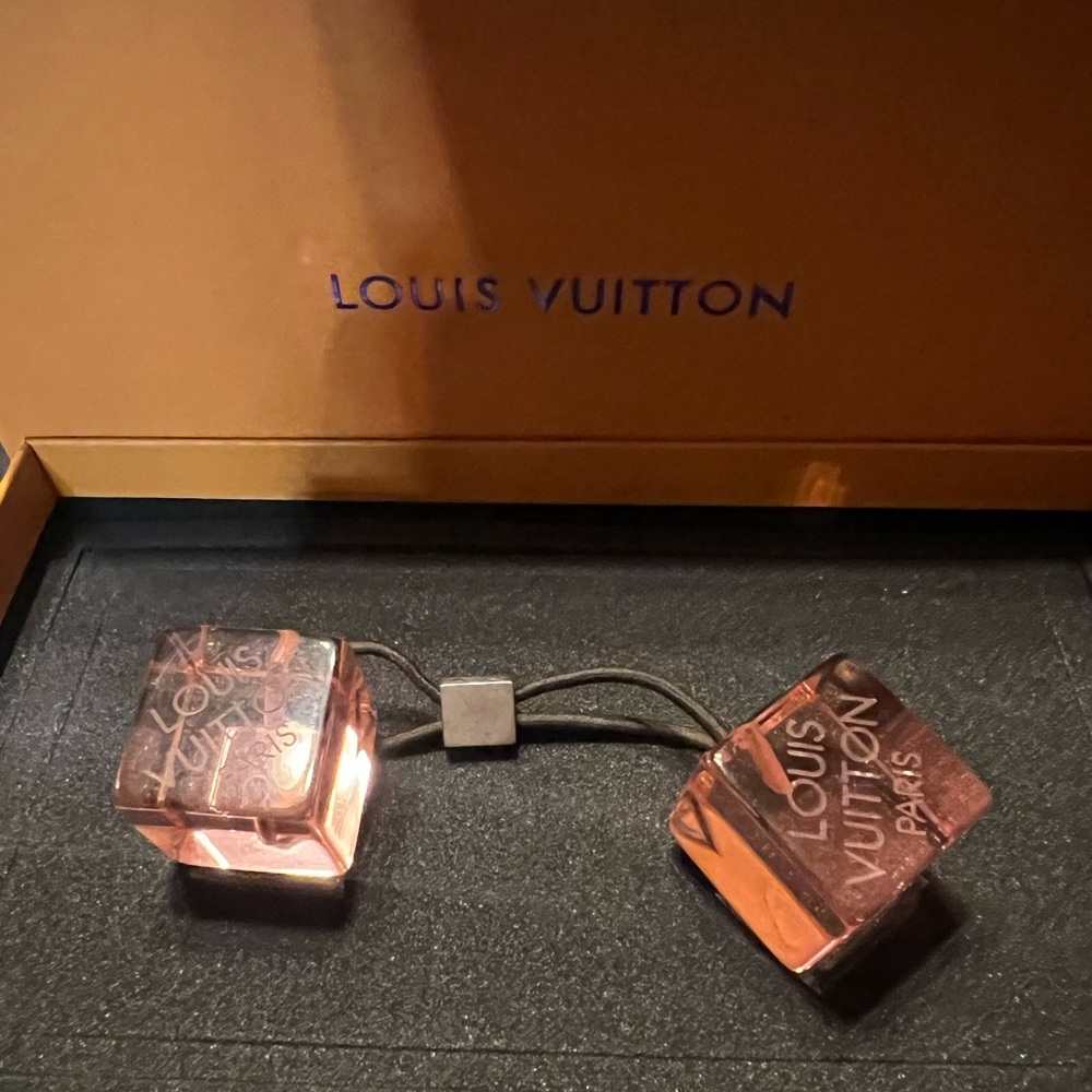 🌺 HTF/RARE Louis Vuitton Hair Tie